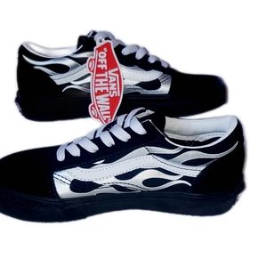 Boys Vans off the wall black with matalic silver flames sneaker size 1.5